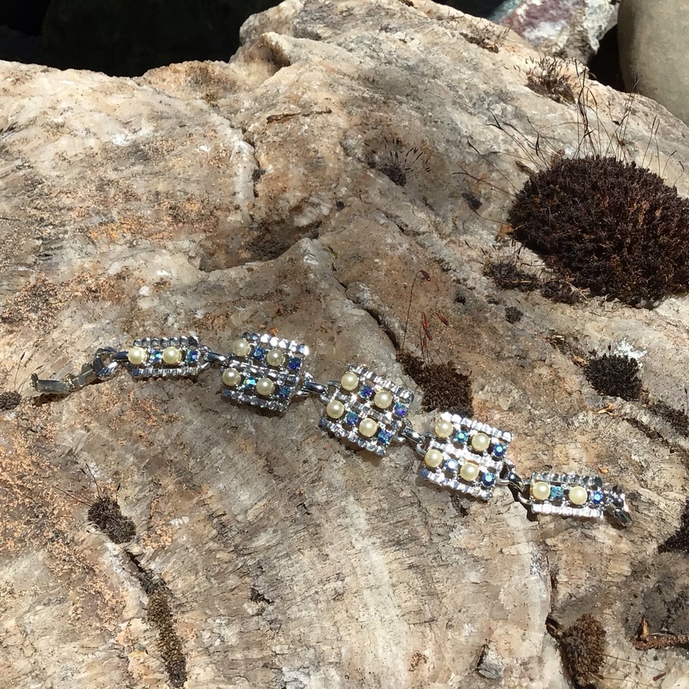 Silver tone Blue rhinestone and Pearl bracelet.